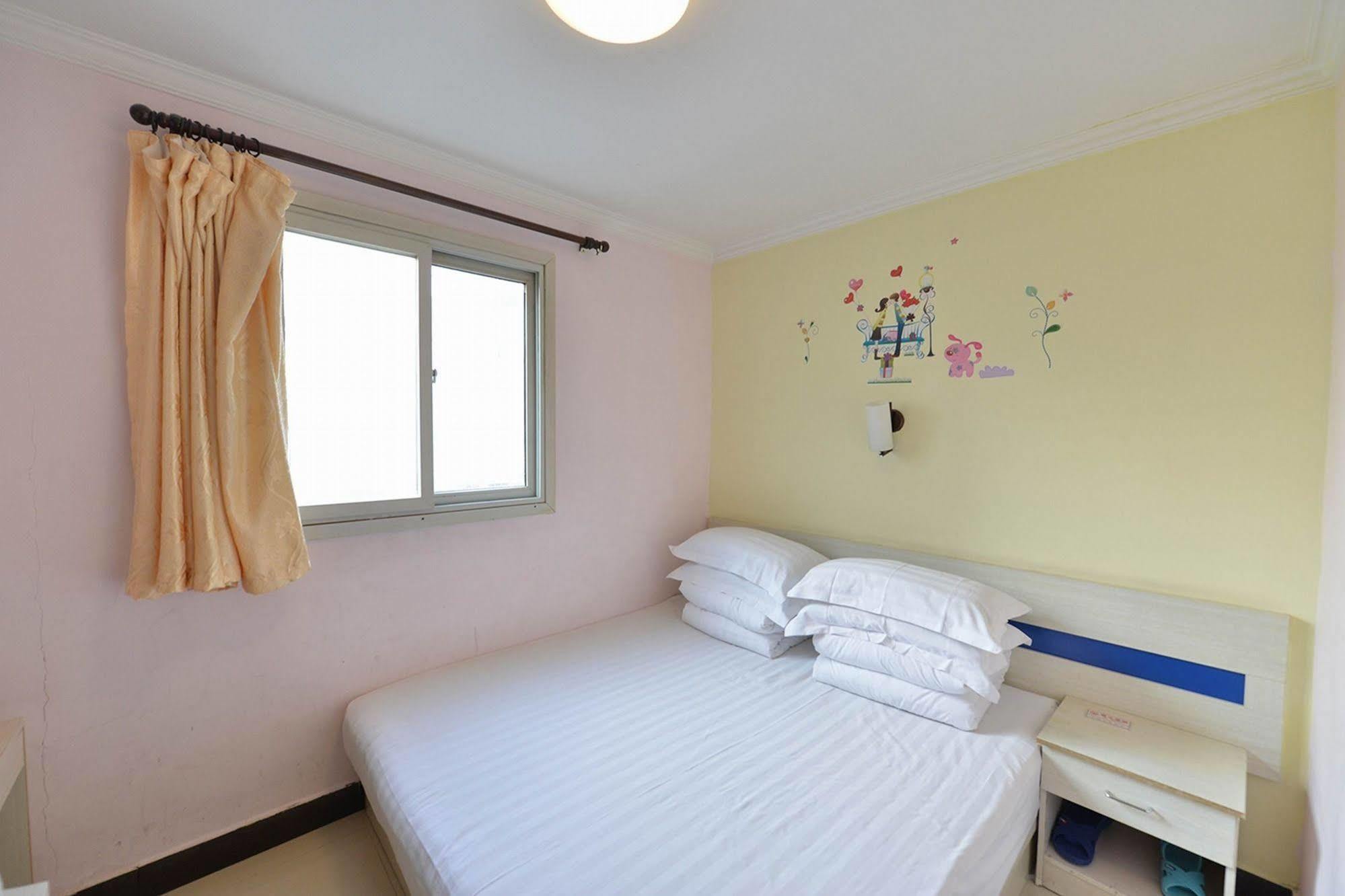 Happy Dragon Hotel -- Nearby Tiananmen Square & Forbidden City & Wangfujing Street & Line 5,6,8 Subway Nearby & Free Coffee & Free Laundry & Fluent English Speaking & Tourist Attractions Ticket Service & Free Wifi Unlimited For Western Software Beijing Eksteriør bilde