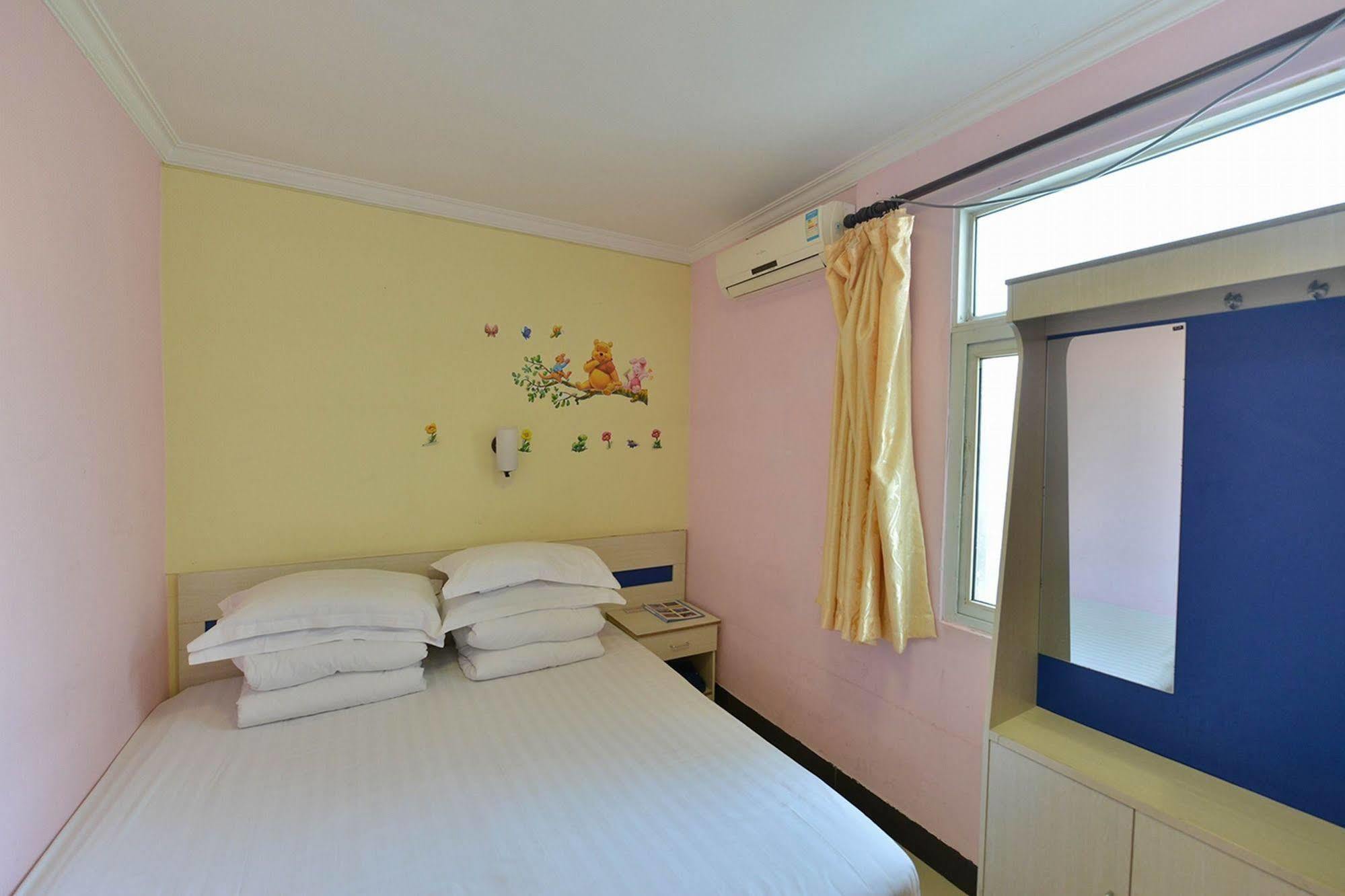 Happy Dragon Hotel -- Nearby Tiananmen Square & Forbidden City & Wangfujing Street & Line 5,6,8 Subway Nearby & Free Coffee & Free Laundry & Fluent English Speaking & Tourist Attractions Ticket Service & Free Wifi Unlimited For Western Software Beijing Eksteriør bilde